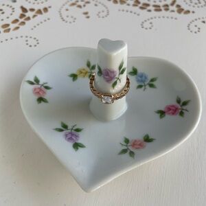Floral Heart-Shaped Ring Holder